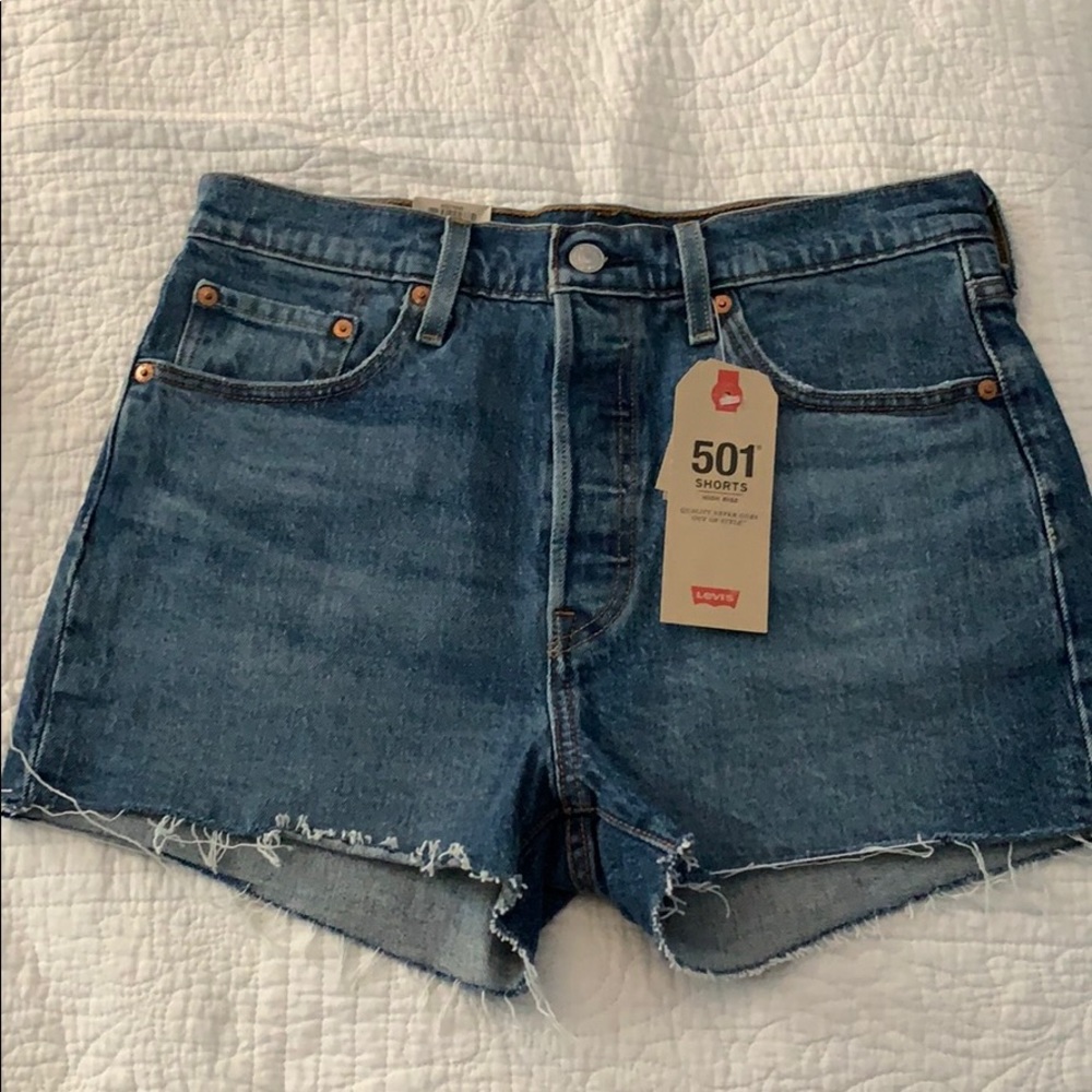 LEVI’s 501 high waisted denim shorts